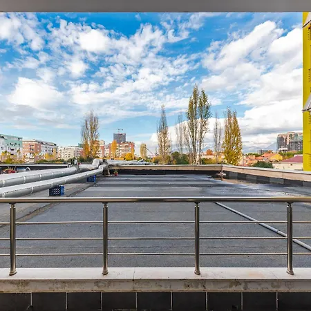 Apartment New Boulevard / 10' Walk From Center Tirana