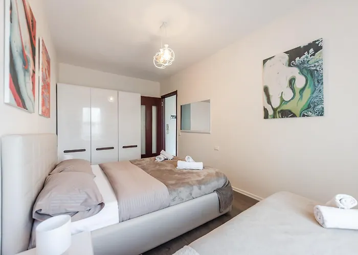 Unbeatable Location - Walkable