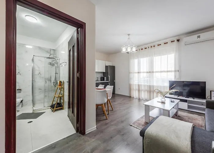 Unbeatable Location - Walkable