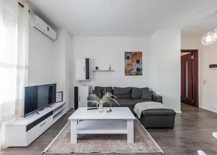 Unbeatable Location - Walkable * Tirana